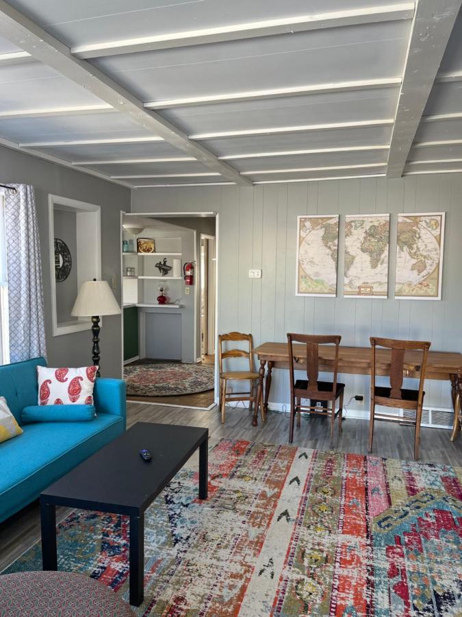 Rustic 2 Bedroom Boho Apartment ลารามี ภายนอก รูปภาพ