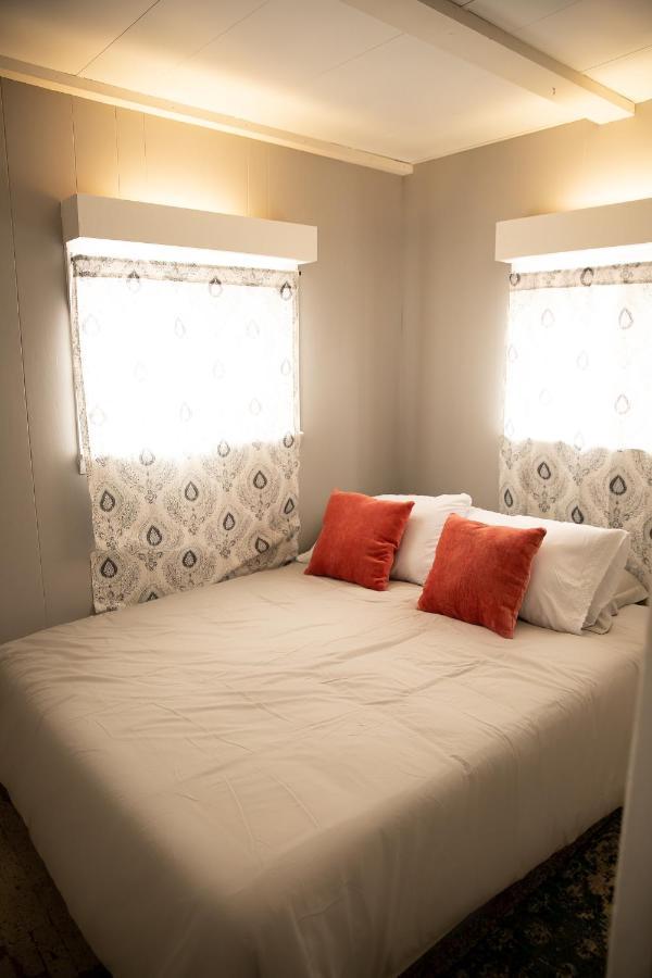 Rustic 2 Bedroom Boho Apartment ลารามี ภายนอก รูปภาพ