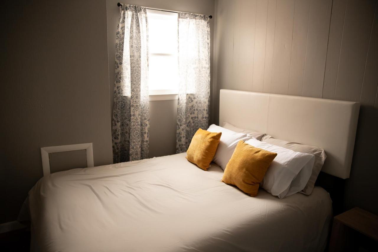 Rustic 2 Bedroom Boho Apartment ลารามี ภายนอก รูปภาพ