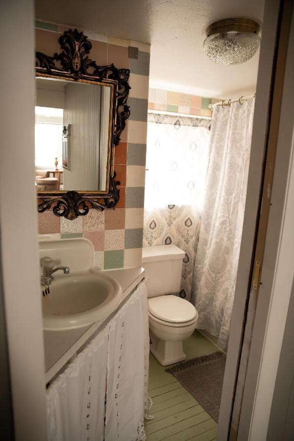 Rustic 2 Bedroom Boho Apartment ลารามี ภายนอก รูปภาพ